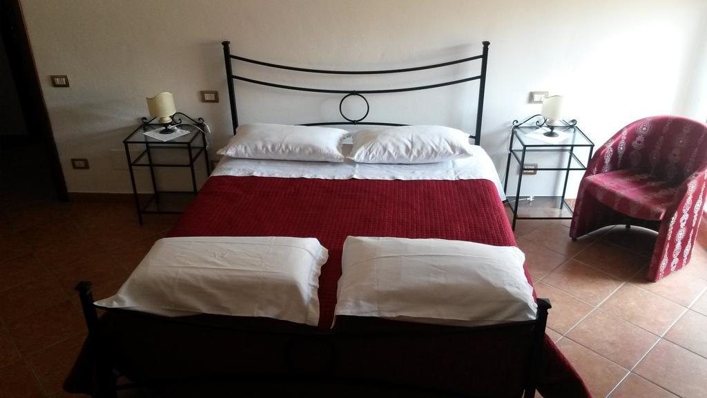 Residenza Le Volte Degli Angeli Apartment Спело Екстериор снимка